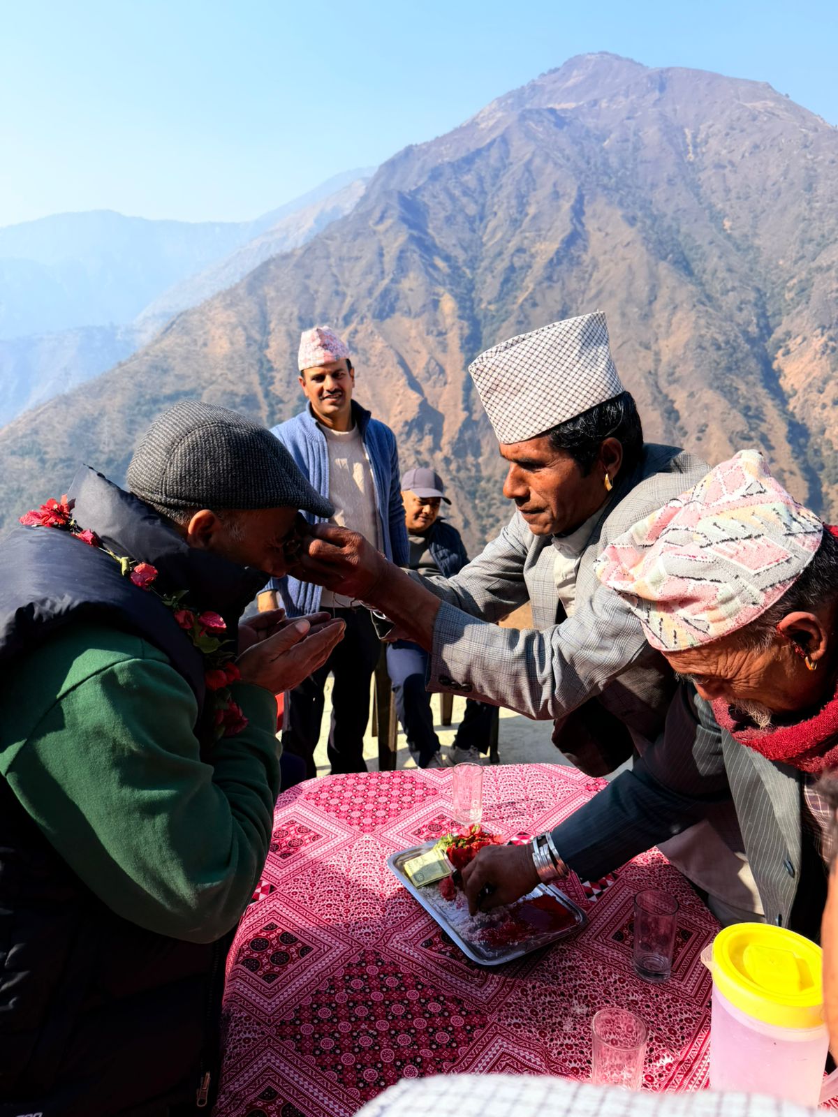 काङ्ग्रेस उम्मेदवार जोशी प्रति गाउँ गाउँमा जनसमर्थन बढ्दै