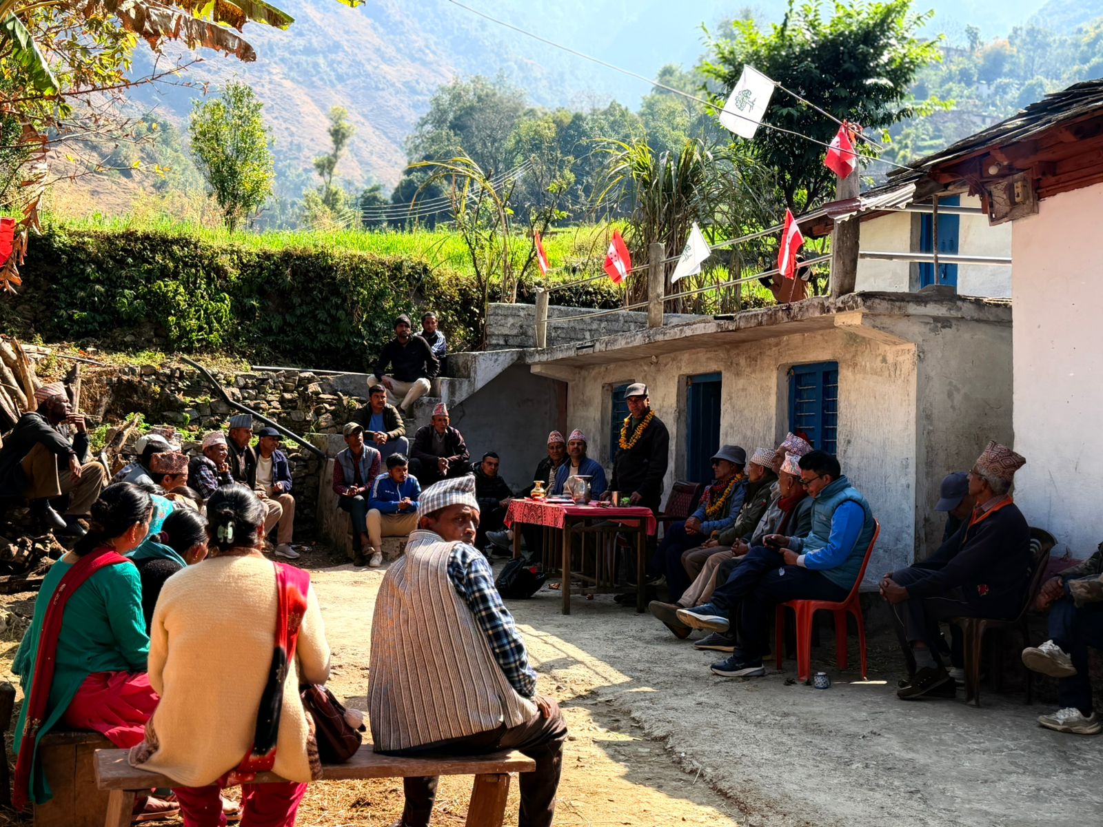 महाकाली नगरपालिकाको ९ नम्बर वडामा काङ्ग्रेस उम्मेदवार जोशीको भव्य स्वागत ।