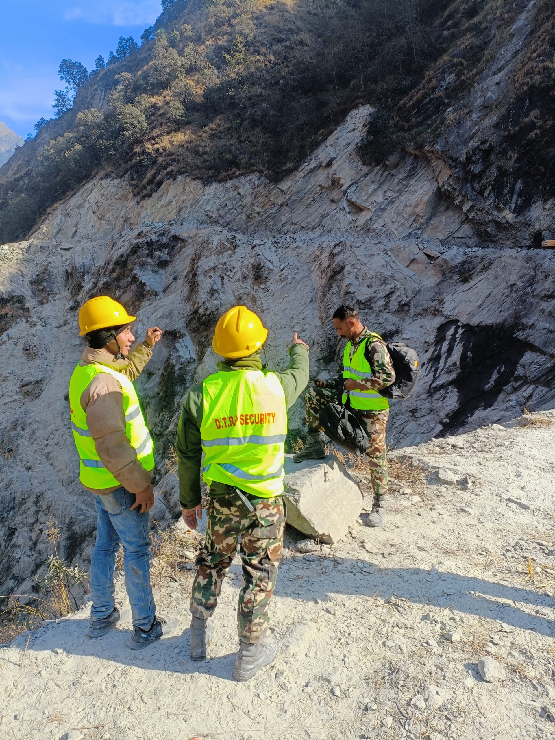 जटिल हिमाली भूभागमा नेपाली सेनाको उपलब्धि: ३२ सडक आयोजना सम्पन्न, १,४११ किलोमिटरभन्दा बढी सडक निर्माण